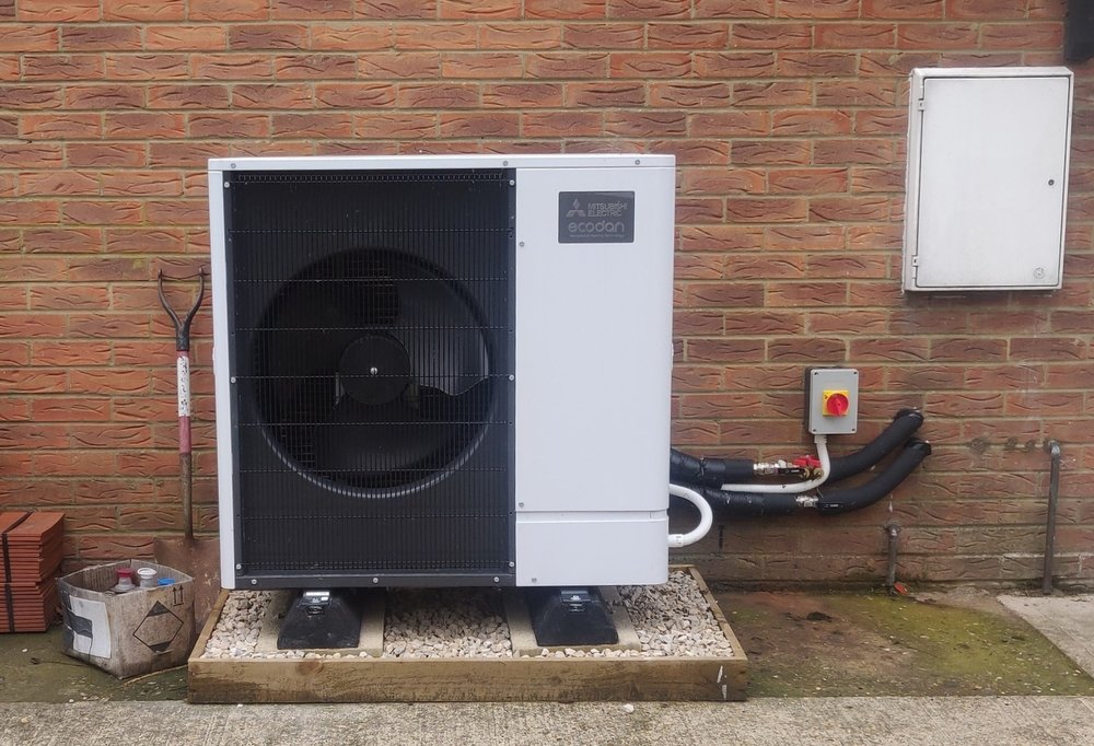 Can Heat Pumps Cool A House? Deluxe House