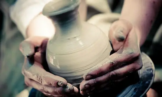 How To Make A Decorative Pottery Flower Vase On The Wheel