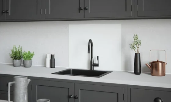 what colour splashback with grey kitchen-white