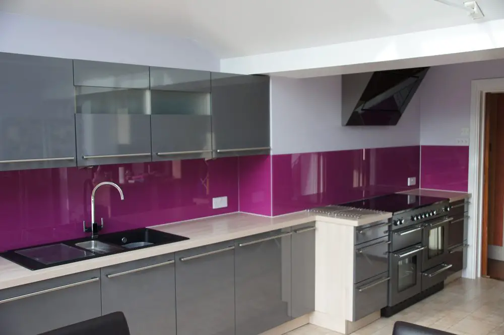 what colour splashback with grey kitchen