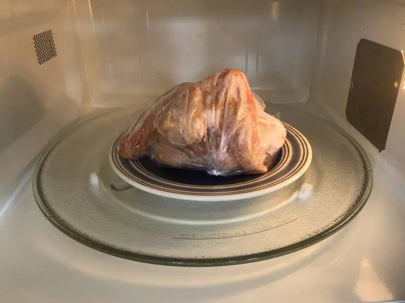 Safety Precautions for Defrosting Chicken in the Microwave
