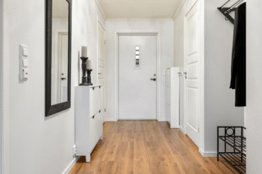 Comparison of solid core door and hollow core door for home interiors